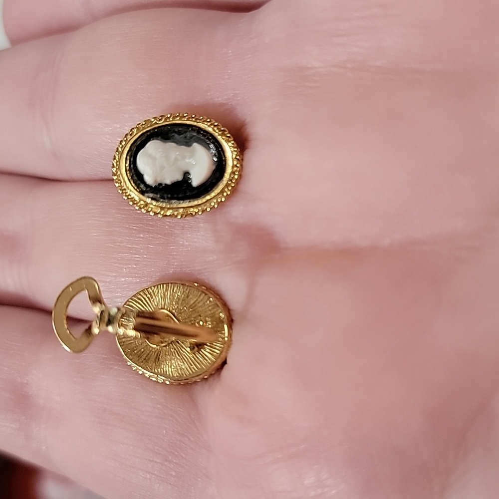 Goldtone Black & White  Cameo Earrings - Vintage Classux